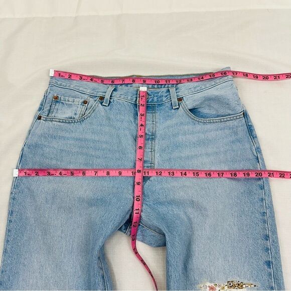 LEVI'S Women's size 32 x 29.5" She's Crafty 501 Women's Original Fit Jeans - Picture 14 of 16